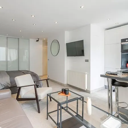 Apartment Luxury Champs Elysees Paris